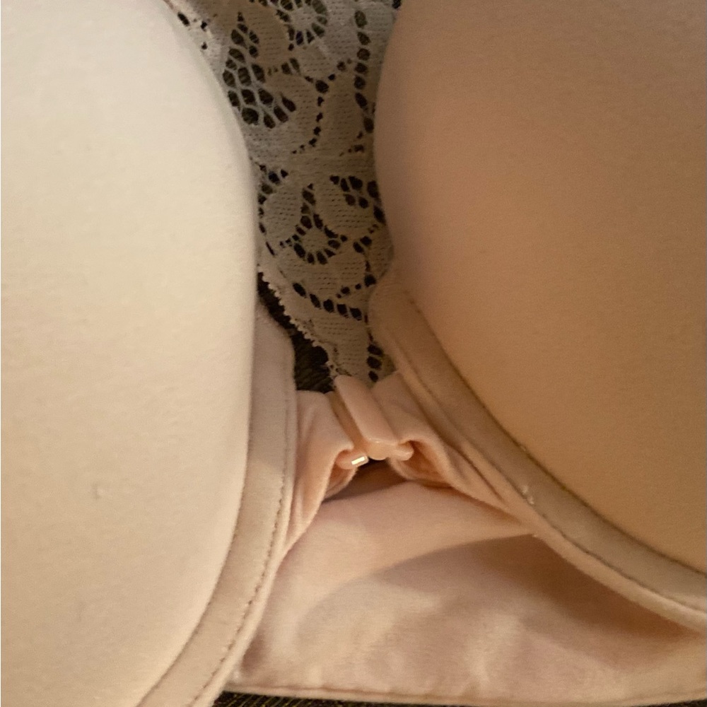 Victoria’s Secret Racerback front closure 38C pink lace bra